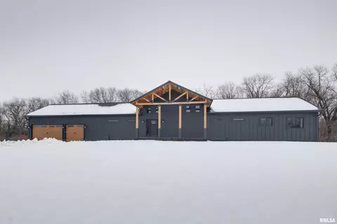 1133 N 1965th Ave, Mendon, IL 62351