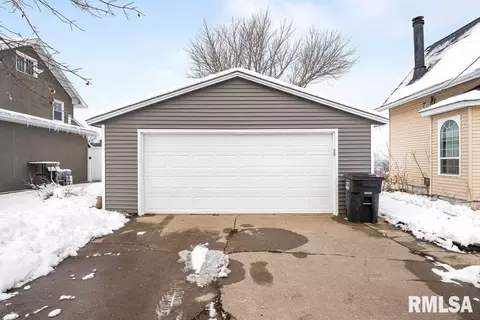 2823 8th Ave, Moline, IL 61265 photo 3