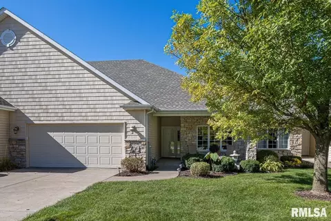 3404 Crowne Pointe Cir, Bettendorf, IA 52722