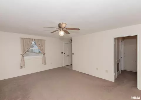 3711 14th Ave, Moline, IL 61265 photo 4