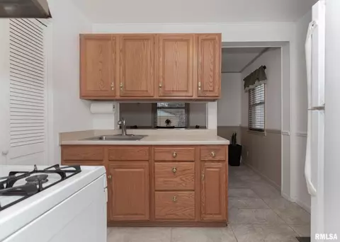 3711 14th Ave, Moline, IL 61265 photo 8