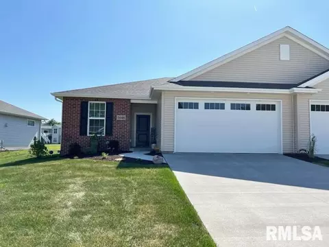 5646 Kristi Ln, Bettendorf, IA 52722