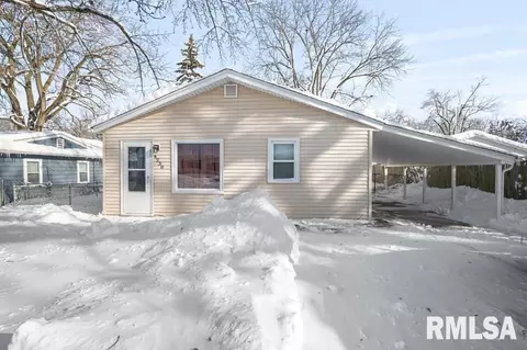 4238 10th St, East Moline, IL 61244