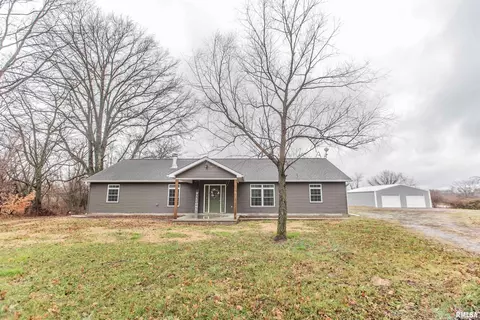 9350 Leisure Ln, Marion, IL 62959