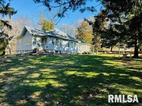 4315 13th St, Rock Island, IL 61201