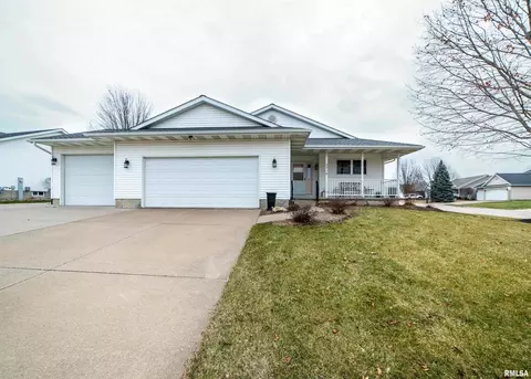2210 E 58th St, Davenport, IA 52807