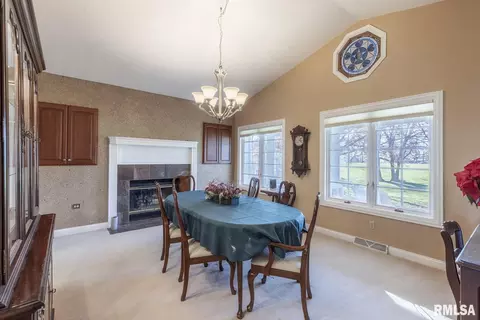 5203 38th Ave, Moline, IL 61265 photo 27