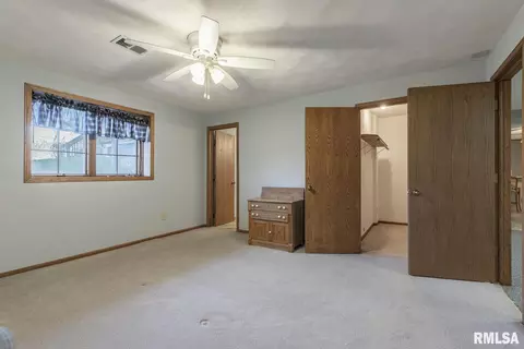 5203 38th Ave, Moline, IL 61265 photo 45