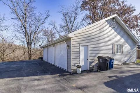 5203 38th Ave, Moline, IL 61265 photo 7