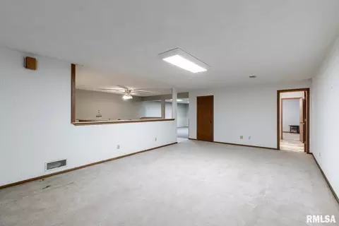 5203 38th Ave, Moline, IL 61265 photo 40