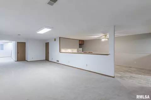 5203 38th Ave, Moline, IL 61265 photo 39