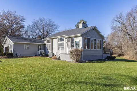 5203 38th Ave, Moline, IL 61265 photo 2