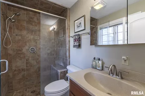 5203 38th Ave, Moline, IL 61265 photo 31
