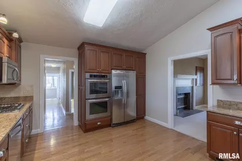 5203 38th Ave, Moline, IL 61265 photo 18