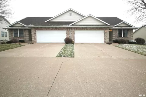 1715 E 6th St, Coal Valley, IL 61240