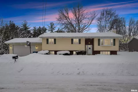 209 W 28th Ave, Coal Valley, IL 61240
