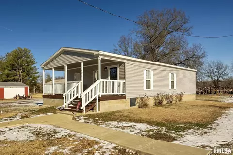 6690 Main St, Logan, IL 62856 photo 2