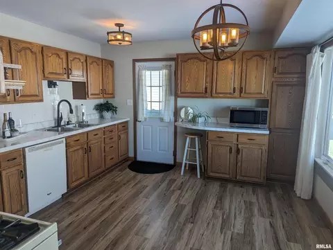 4910 48th Ave, Moline, IL 61265 photo 7