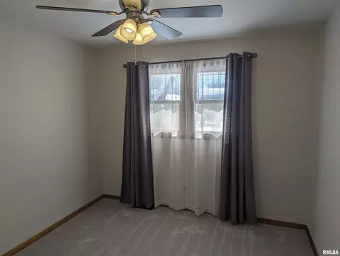 4910 48th Ave, Moline, IL 61265 photo 5
