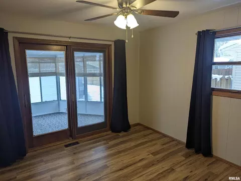 4910 48th Ave, Moline, IL 61265 photo 14