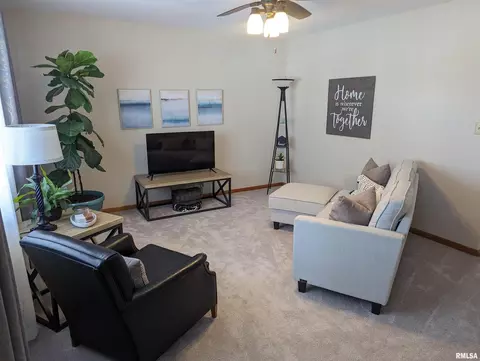4910 48th Ave, Moline, IL 61265 photo 2