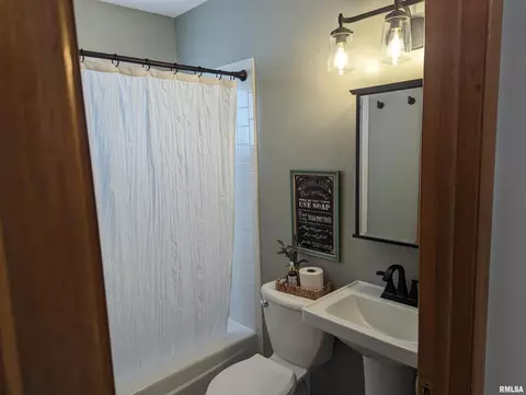 4910 48th Ave, Moline, IL 61265 photo 6
