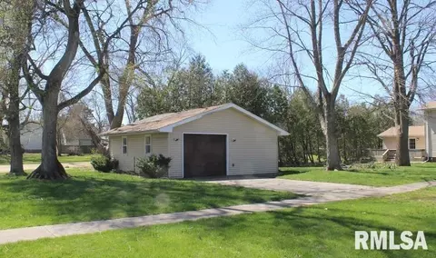 241 E Garfield St, Kewanee, IL 61443 photo 6
