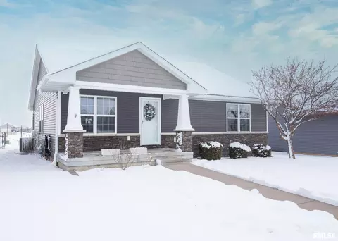 6323 Mississippi Ave, Davenport, IA 52807