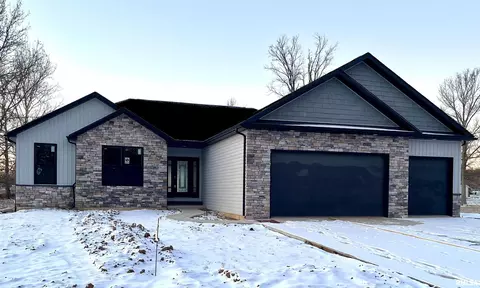 15499 Buckley Rd, Marion, IL 62959