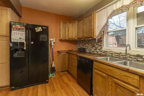 551 N Seba St, Hurst, IL 62949 photo 10