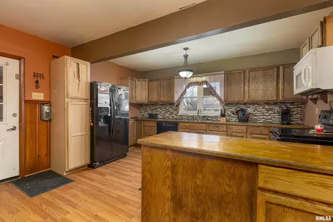 551 N Seba St, Hurst, IL 62949 photo 8