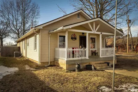 551 N Seba St, Hurst, IL 62949 photo 3