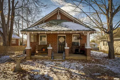 615 N 4th St, Vienna, IL 62995