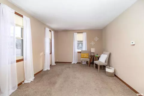332 E Palace Row, Geneseo, IL 61254 photo 4
