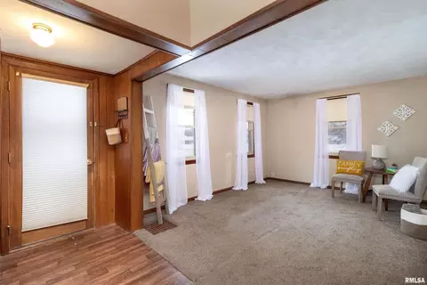332 E Palace Row, Geneseo, IL 61254 photo 3