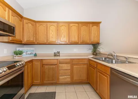 16 Cherry Hill Ct, Hampton, IL 61256 photo 9