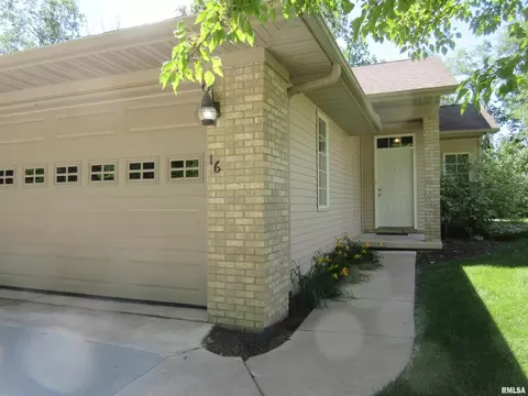 16 Cherry Hill Ct, Hampton, IL 61256
