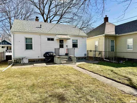 2021 3rd St, Moline, IL 61265 photo 16