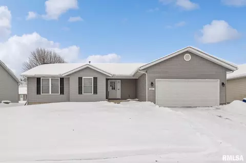 4411 N Gayman Ave, Davenport, IA 52806