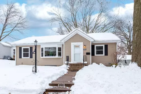 3009 Carey Ave, Davenport, IA 52803