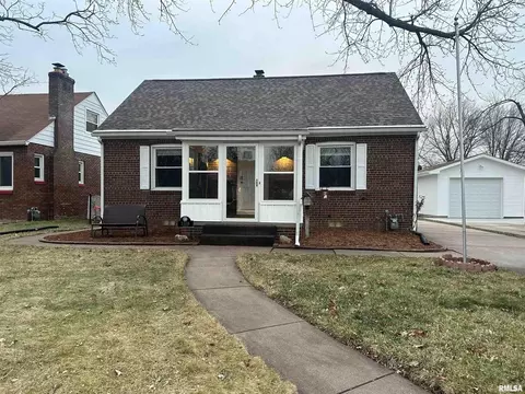2318 25th St, Rock Island, IL 61201