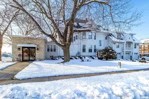225 E Park St, Geneseo, IL 61254