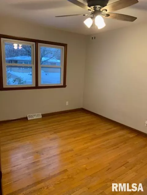 3522 37th St, Moline, IL 61265 photo 13