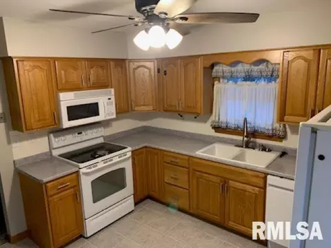 3522 37th St, Moline, IL 61265 photo 9