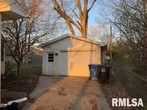 3522 37th St, Moline, IL 61265 photo 4
