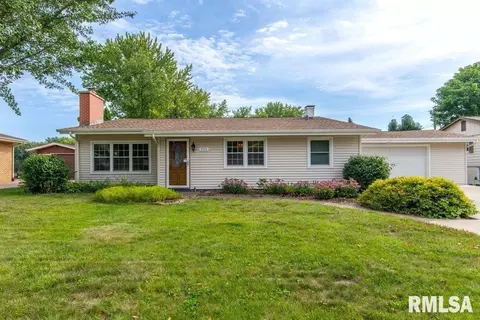 1711 E 31st St, Davenport, IA 52807