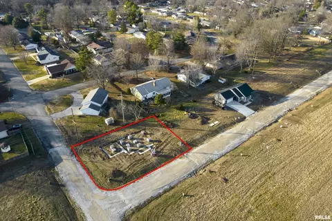 663 Deadwood Dr, Herrin, IL 62948
