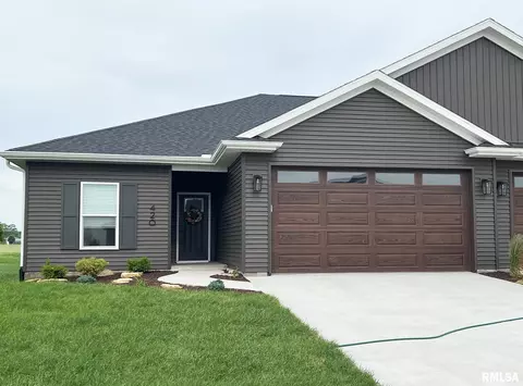 420 N 3rd Ave, Eldridge, IA 52748
