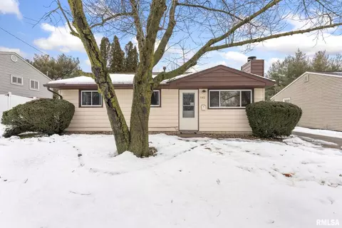 4420 51st St, Moline, IL 61265