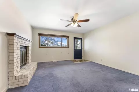 4420 51st St, Moline, IL 61265 photo 4